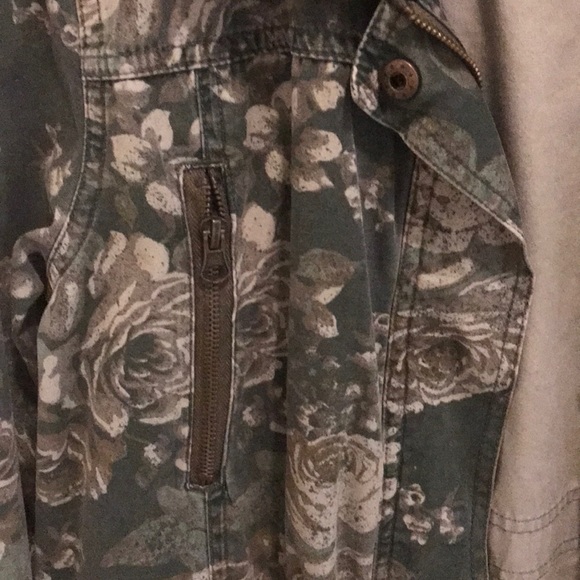 VOLCOM FLOWER GREEN JACKET - Picture 2 of 4